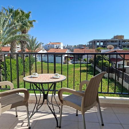 Apartment In Kato Pafos & 10 Min To Venus Beach Exterior foto