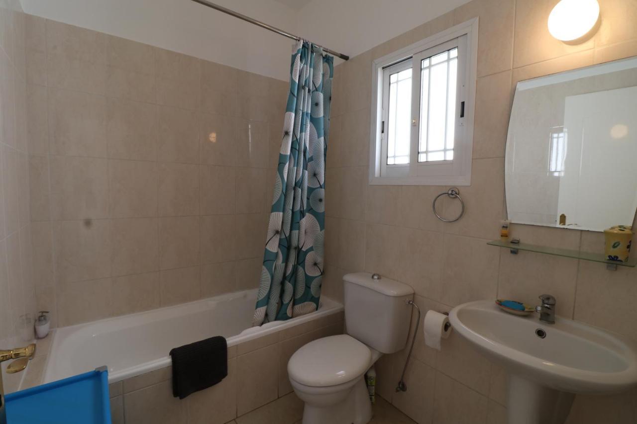 Apartment In Kato Pafos & 10 Min To Venus Beach Exterior foto
