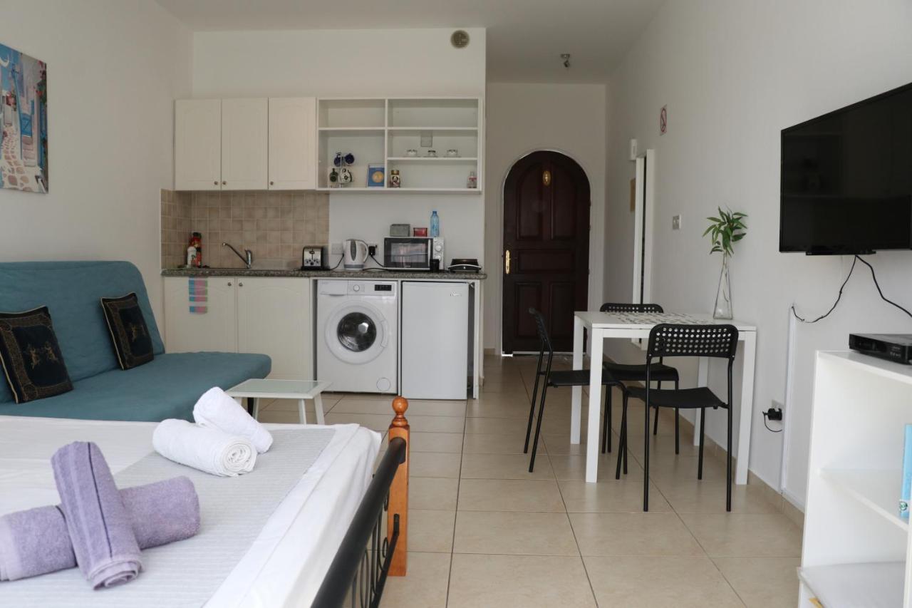 Apartment In Kato Pafos & 10 Min To Venus Beach Exterior foto