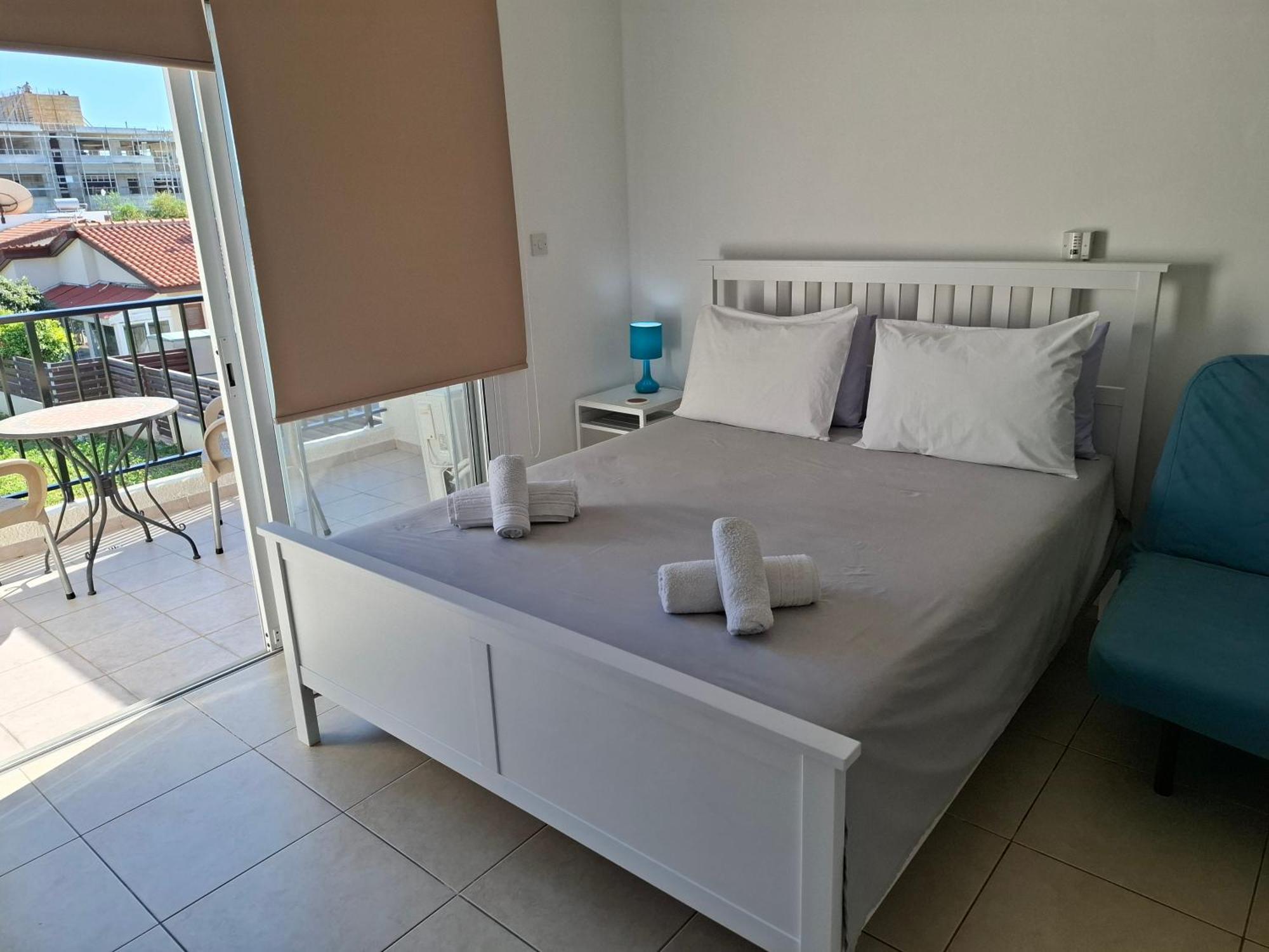 Apartment In Kato Pafos & 10 Min To Venus Beach Exterior foto